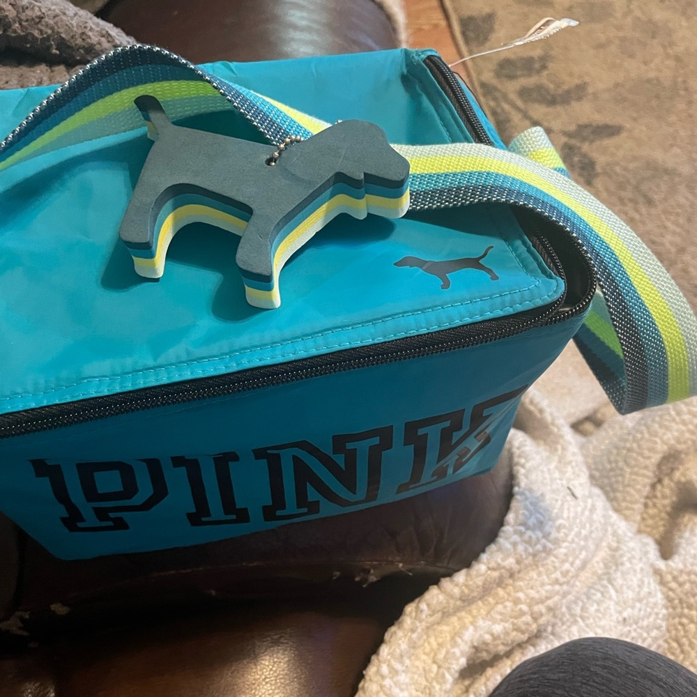Victoria's Secret Pink Tropical Teal Cooler Beach
Bag. New without tags,